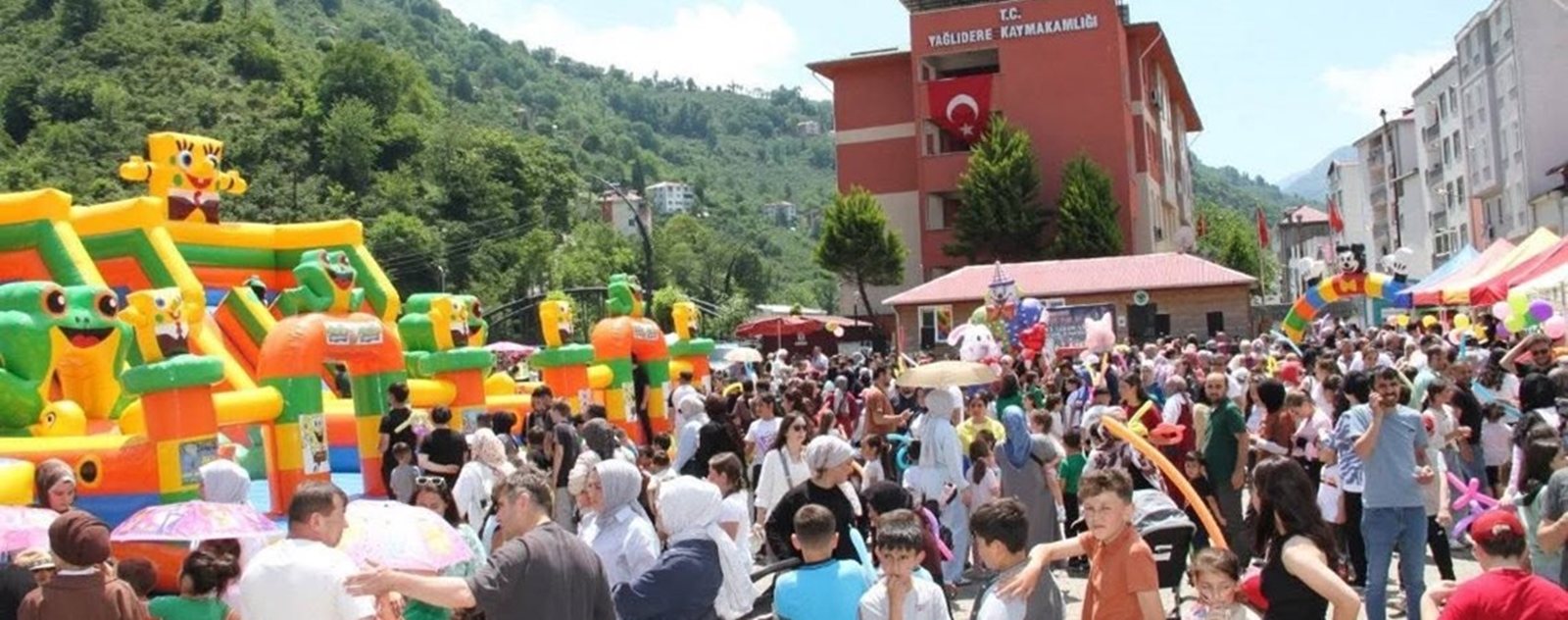 İLÇEMİZDE BAHAR ŞENLİĞİ DÜZENLENDİ